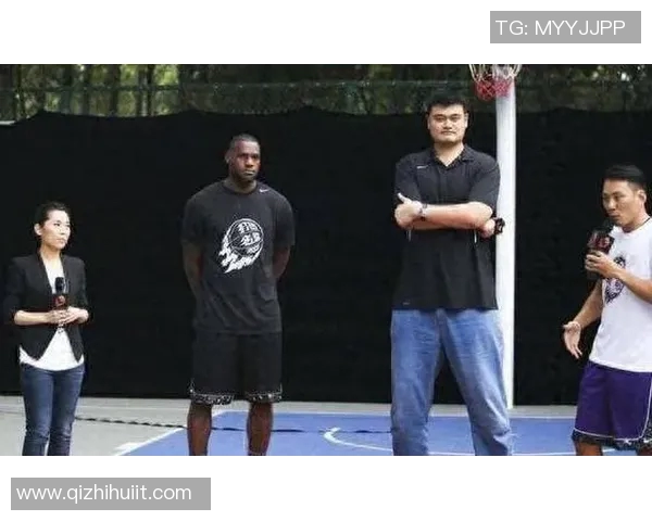 詹姆斯与姚明的对决背后隐藏的竞争与友谊故事 詹姆斯与姚明的对决背后隐藏的竞争与友谊故事